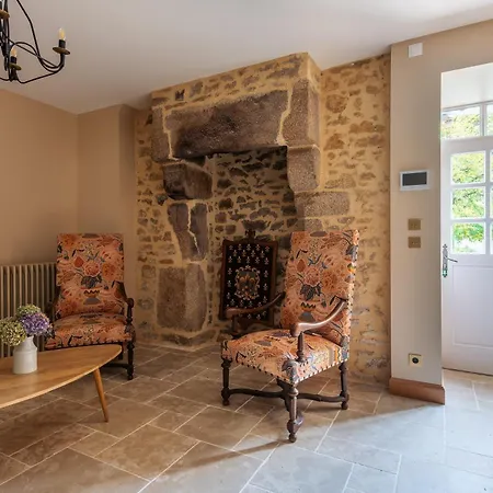 Vakantiehuis Chateau De Marigny - Piscine Privee 8000m2 Jardin *